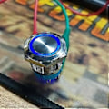 Pikkukuva 4 / 5: 2 KPL 4-nastainen itselukittuva painonappikytkin rengasvalolla 22mm IP65 laivojen ja autojen modifiointiin (sininen 12~24VDC)