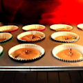 Pikkukuva 3 / 4: Foliometalliset muffinssivuoat Halloween-juhliin, standardikokoiset leivontavuoat, 100 kpl (musta)