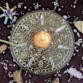 Miniatyrbilde 3 av 5: Hekse Pendelbrett Syv Chakra Krystall Energi Disk Eik Astrolabium