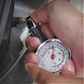 Miniatyrbilde 4 av 5: Nøyaktig Lufttrykksmåler Dekktrykk 0-100PSI Luftmåler Tester for Lastebil Bil Sykkel