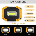 Miniatyrbilde 4 av 5: 30w 2000lm Oppladbar LED Flomlys Byggeplass Arbeidslys Med 4x 18650 Batteri 3 Moduser Bærbar Lykt Usb Led Spotlight For Cam