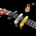 Miniatyrbilde 4 av 4: Gitar Capo med Hurtigutløser, Capotastos Capo for Akustisk Gitar, Klassisk Gitar, Elektrisk Gitar, Ukulele, Bass, Banjo (svart)