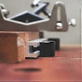 Miniatyrbilde 4 av 5: Pakke med 2 Trebearbeiding Bord Arbeidsbenk Hjelpeverktøy DIY Posisjoneringsbenk Høvelstopp 19 mm Hull Høvelstopp Benkeklemme Aluminium Legering Baffel