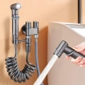 Miniatyrbilde 1 av 5: 1-i-2-ut dobbel kontrollventil mini multifunksjonskran mini dusjtrykk baderomsett for bidet og dusj-A