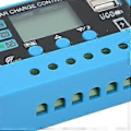 Miniatyrbillede 3 af 4: 12V 24V Solpanel Controller LCD Display Fotovoltaisk Ladecontroller med Stik Blå 20A