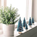 Miniatyrbilde 4 av 4: 50 stk. Miniatyr Kunstig Juletre Små Snøfrosttrær Furu