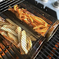 Pikkukuva 2 / 5: Pyöreä ruostumattomasta teräksestä valmistettu grilli 30 cm Tarttumaton grilli grilliin Pyöreä grillisetti - haarukalla