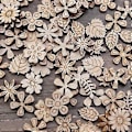 Miniatyrbillede 2 af 5: 100 stk. Træskiver Blomsterform Ubehandlede Træudskæringer Håndværk DIY Dekoration