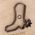 Miniatyrbild 5 av 8: Läderstansverktyg med sko-formad blad i legering, björkbas, ihåligt stansverktyg för plånbok och bälte