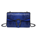 Miniatyrbild 1 av 4: Axelremsväska Dam Läder Handväska Liten Axelremsväska Kedja Crossbody Väska Mode Ormtryckt Kvällsväska med Justerbar Rem