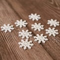 Miniatyrbild 3 av 4: Miniatyr julgransprydnad i trä, ca 100 st julgransprydnad, mini snöflingor, tomte, träskivor, spridda dekorationer, gör-det-själv-hantverk,