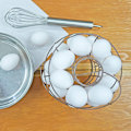 Miniatyrbild 4 av 6: Spiralformad äggförvaring, äggställ i metall, spiralformad äggförvaring för kök, för 24 ägg (svart)