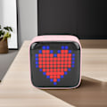 Miniatyrbild 11 av 11: Mini Bluetooth-högtalare Retro LED Färgrik Ljus Pixel Stil Bärbar Trådlös Högtalare för Sovrum Kontor Sovsal Utomhus Rosa