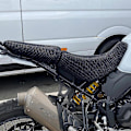 Miniatyrbild 2 av 5: Desert X 2022 2023 Motorcykelsadelskydd För Ducati Desertx Tillbehör Sadel Skydd Kudde 3d Honeycomb Mesh Sadelkudde