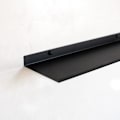 Pikkukuva 4 / 5: Musta metallihylly seinälle | 2 kelluvan hyllyn sarja 50 cm