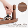 Miniatyrbillede 7 af 8: 3 stk. Kaffekværn Tamper Holder Valnød Træ Gummi Rustfrit Stål Bådformet Fordeler Stativ Kaffe Tilbehør Til 58mm Base 58mm Tamper 58mm