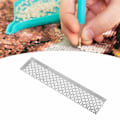 Miniatyrbillede 1 af 8: Rhinestone Maleri Lineal i Rustfrit Stål Tomme Gitre Point Drill Pen Lineal til 5D DIY140MM