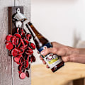 Miniatyrbild 3 av 8: Väggmonterad rustik kapsylöppnare, oförstörbar konstruktion för lång livslängd, magnetisk kapsylfångare säkerställer att kapsyler inte tappas bort, perfekt för