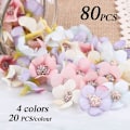 Miniatyrbilde 3 av 4: 80 stk Mini Kunstige Blomster Kunstig Tusenfryd Hode Håndlaget Flerfarget for Bryllup Scrapbooking Deco Kles Tilbehør
