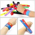 Miniatyrbillede 4 af 5: 24 stk Farverige Snap Armbånd Til Børn, Superhelt Slap Bånd Silikon Armbånd Party Taske Fyld Slap Armbånd Sæt Til Børn Drenge & Piger Fødselsdag