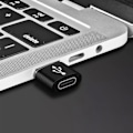 Pikkukuva 4 / 5: Langaton USB-C - USB-A -sovitin - Musta