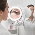 Pikkukuva 6 / 7: LED-meikkipeili suurennuksella ja 360º pyörityksellä