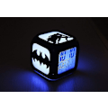Miniatyrbild 5 av 5: Superhjälte Batman Väckarklocka 3D Stereo Tyst LED Nattlampa Elektronisk Klocka Rätt Spel (Sju Färger USB Laddning) [L]