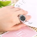 Miniatyrbillede 2 af 8: 1 stk. Moderigtigt Kvinder Mænd Kvarts Analog Rund Finger Ring Kærlighedsur (Sort)