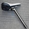 Miniatyrbillede 6 af 8: 25.4*300MM Mountain Road Bike Stødsikker Cykelsaddel Sæde Pinde Rør Sæde Pinde (Sort)
