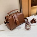 Miniatyrbillede 5 af 6: 2025 Kvinders Kaffe Teksturerede Firkantede Crossbody Taske Coffee