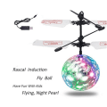 Miniatyrbild 4 av 8: Barn lysande elektrisk flygande boll Helikopter Färgglada blinkande LED-ljus Infraröd sensor leksak gåva