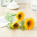 Miniatyrbillede 4 af 8: Kunstig solsikke simuleringsblomst silkeklud til hjem stue dekoration bryllupsbuket rekvisit 7 gren