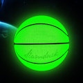 Miniatyrbillede 5 af 7: Størrelse 7 Reflekterende Holografisk Basketball til Natspil Lysende Basketball i Mørke Basketball Gaver Legetøj til Voksne Børn