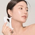Pikkukuva 2 / 7: Valkoinen keraaminen kaavinlauta Gua Sha kasvojen ja vartalon hierontatyökalu onesize