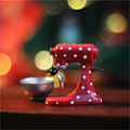 Pikkukuva 5 / 5: 1:12 Blender miniatyyri punainen sekoituskone, malli Xmas Ornament Red one size