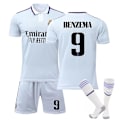 Miniatyrbild 1 av 2: 22/23 Ny säsong Real Madrid fotbollströja för barn BENZEMA 9 2XL