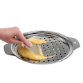 Miniatyrbillede 1 af 2: Spaetzle-låg i rustfrit stål med skraber, traditionel tysk æggenuddelmaskine, gryde, spaghettisigte