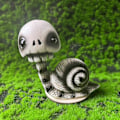 Miniatyrbillede 4 af 5: Kranie Neglefigur Rystende Hoved Snegl Kranie Ornament Bobbleheads Skeletdukke til Bil Instrumentbræt Skrivebordsdekoration