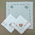 Miniatyrbilde 2 av 5: Pakke med 12 Dame-/Kvinners Frynseprint Broderte Lommetørklær med Satengstripe Kant, 100% Bomull