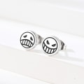 Miniatyrbilde 3 av 5: Cosplay-smykker Tilbehør Titanium Stål Stud Øredobber For Kvinner Menn Karakter Ess Smil Gråt Ansikt Øredobb Mote Smykker Single1
