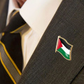 Pikkukuva 2 / 4: 1 kpl Palestiinan lipun pinssejä Palestiinan liehuvat lipun pinssejä Palestiinan lipun pinssi Palestiinan lipun kartta rintaneula Isänmaallinen merkki Palestiinan lipun kristalli epoksi D