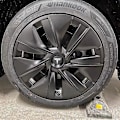Miniatyrbild 3 av 3: Centrumplast (4 st) för Tesla Model Y Model 3 Modifiering Navkapsel (vit/matt svart) Qxuan