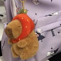 Pikkukuva 3 / 4: Sööt ja pieni piirretty kapibara-pehmolelu Mukava pehmustettu täytetyyny Lahja syntymäpäiville ja jouluun Doll with Strawberry 10cm
