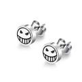 Miniatyrbillede 1 af 5: Cosplay Smykker Tilbehør Titanium Stål Ørestikker Til Kvinder Mænd Karakter Ace Smil Græde Ansigt Øreringe Mode Smykker Pair2