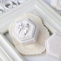 Miniatyrbillede 3 af 5: Fløjlsringæske, til smykker Dobbelt slots Hexagon Ringæske til En