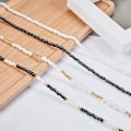 Miniatyrbillede 3 af 5: Perlehalskæde Små Perler Choker Boho Farverig Regnbue Choker Kæde Smykker til Kvinder og Piger, Justerbar 30-40 cm