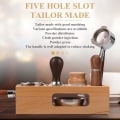 Miniatyrbilde 5 av 5: Kaffetamper Stasjon 51-54mm Justerbar, Trestativ i Tre med 5 Hull