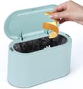 Liten Bordskorg, Mini Plast Soptunna med Lock för Badrum Kontor Sovrum och Bil, Kontorsförvaring (Li