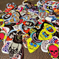 Pikkukuva 2 / 5: 10 kappaleen plektrapakkaus, Skulls monivärinen - 0,46 mm