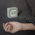 Miniatyrbillede 4 af 5: USB Retro Cube Vækkeur LED Ur Lys Multifunktionel Bærbar Hjem Vækkeur Firkantet Blok Ur Grøn